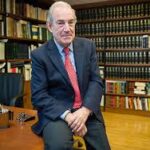 El histórico dirigente político Carlos Garaikoetxea, quien fue el primer Lehendakari de la democracia en el País Vasco, ha fallecido hoy, 4 de mayo de 2026, a los 87 años de edad