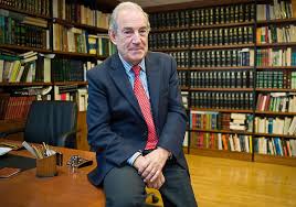 El histórico dirigente político Carlos Garaikoetxea, quien fue el primer Lehendakari de la democracia en el País Vasco, ha fallecido hoy, 4 de mayo de 2026, a los 87 años de edad