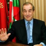 Hoy, 4 de mayo de 2026, se ha informado del fallecimiento de dos figuras prominentes llamadas Carlos, cada una con un legado significativo en sus respectivos ámbitos:
